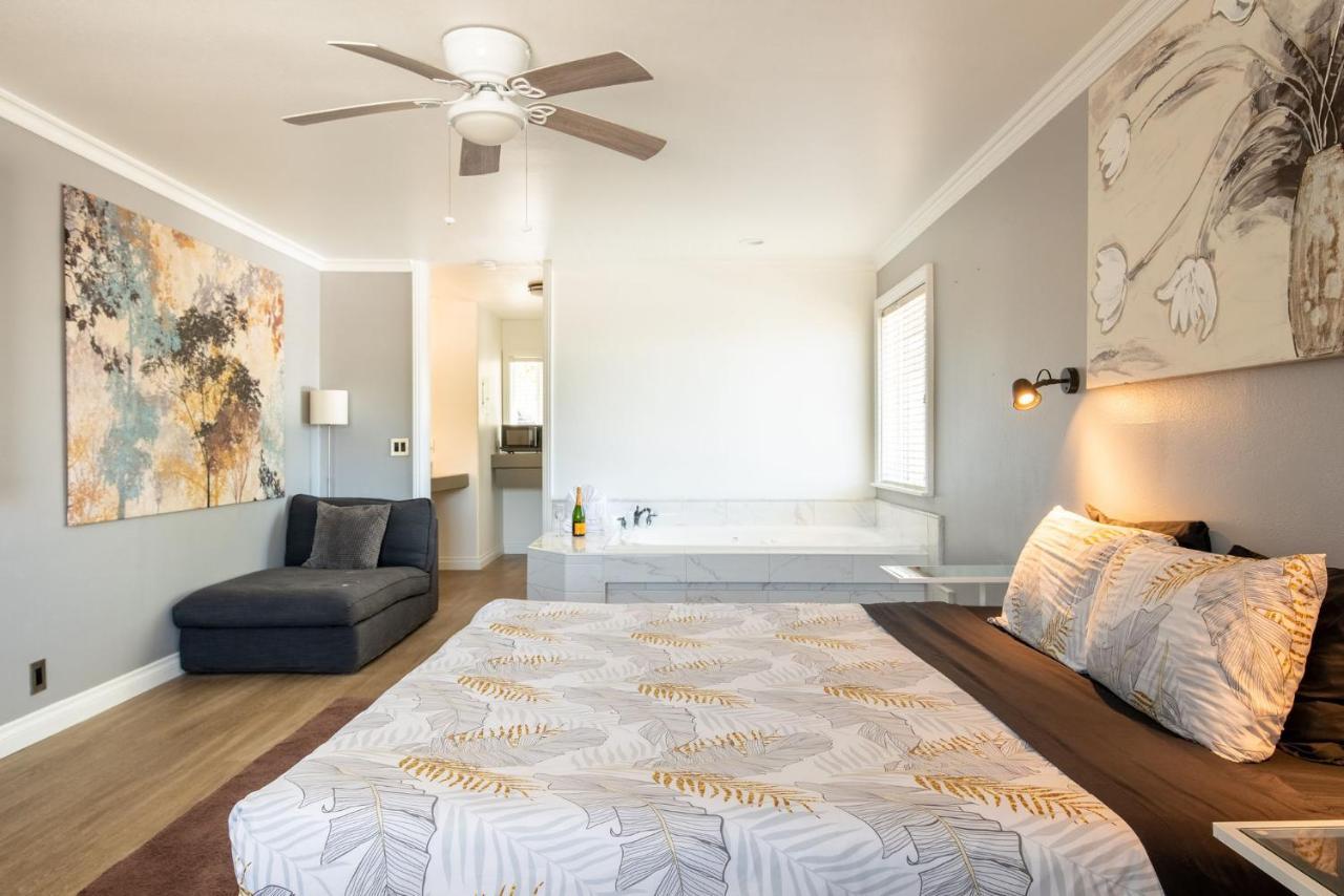Big Bear Spa Suites Big Bear Lake Esterno foto