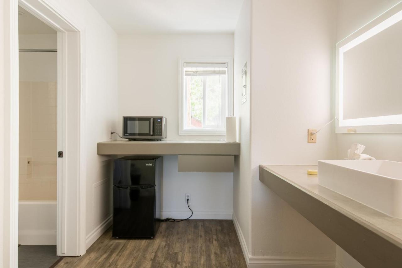 Big Bear Spa Suites Big Bear Lake Esterno foto