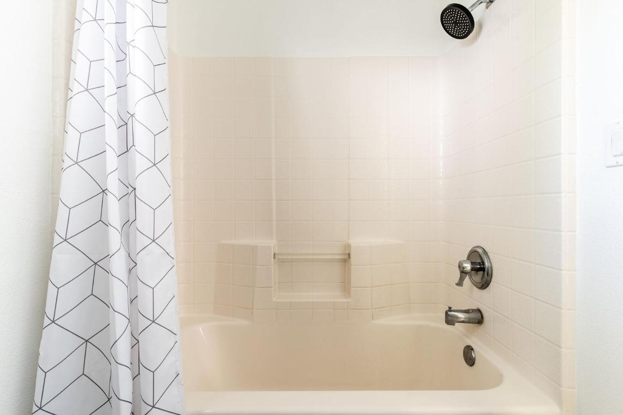 Big Bear Spa Suites Big Bear Lake Esterno foto