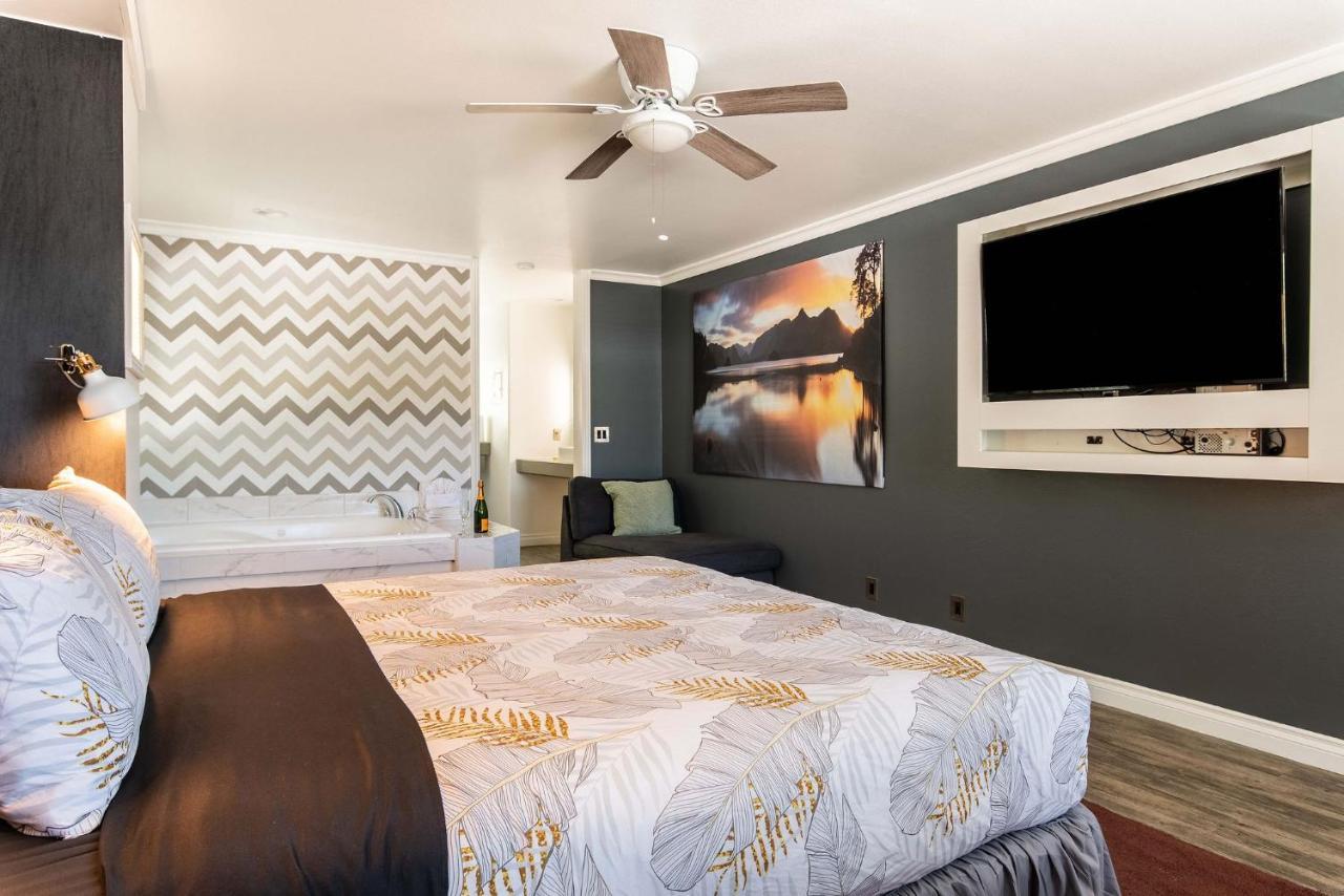 Big Bear Spa Suites Big Bear Lake Esterno foto